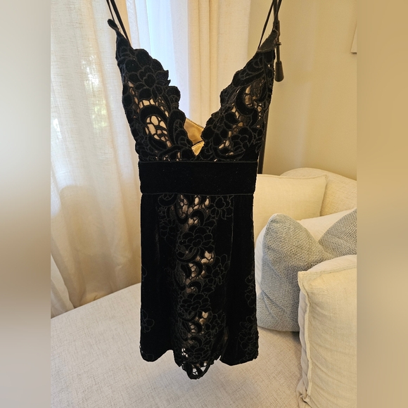 Saylor Rogan for Free People black velvet mini dress. - Picture 6 of 8